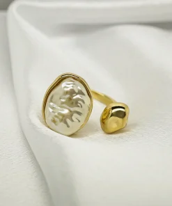 Alternative view of Nacre Aura Yüzük