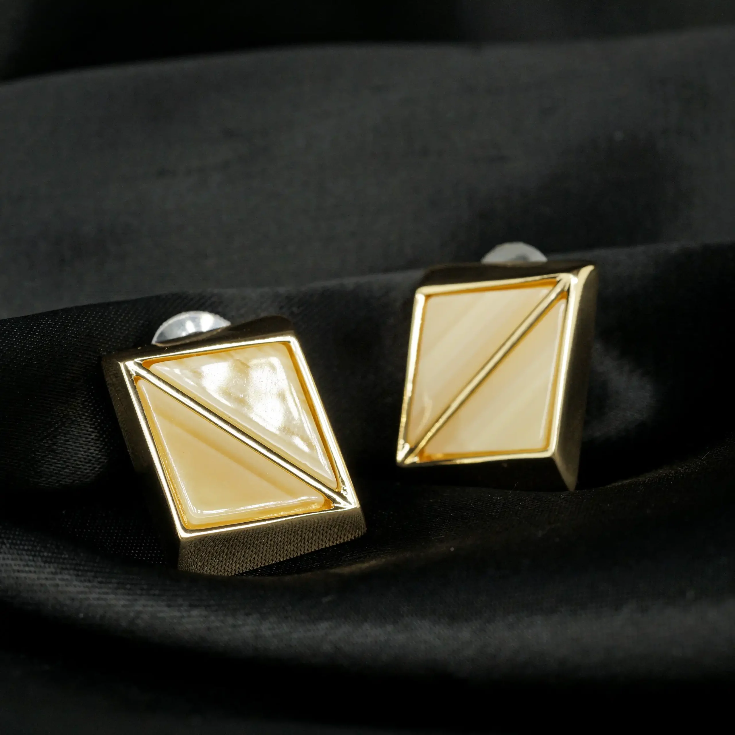 Nude Geometry Küpe - Görsel 3