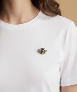 Alternative view of Mavi Arı Broş