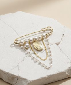 İncili Yaka İğnesi